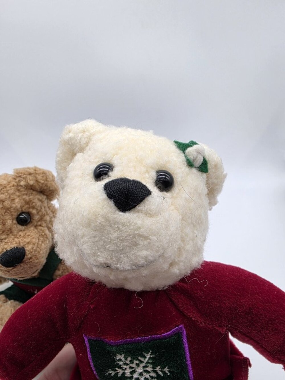Hallmark Kiss Kiss Mistletoe Magnetic Kissing Teddy Bear Pair Christmas Plush - Picture 7 of 15